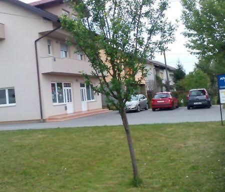 Kuc Kuc Apartmani Karlovac Exterior photo